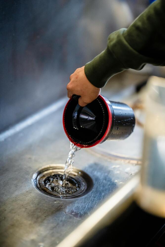 clean the sink drain